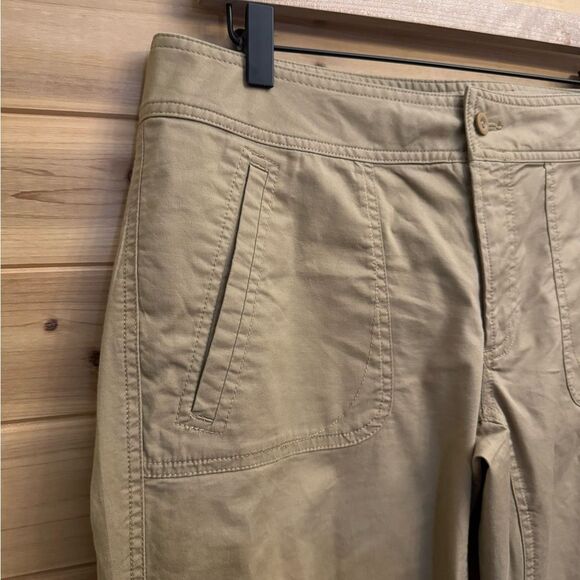 The North Face Size 10 Women’s Mid Rise Cotton Blend Bootcut Khaki Pants - Picture 2 of 12